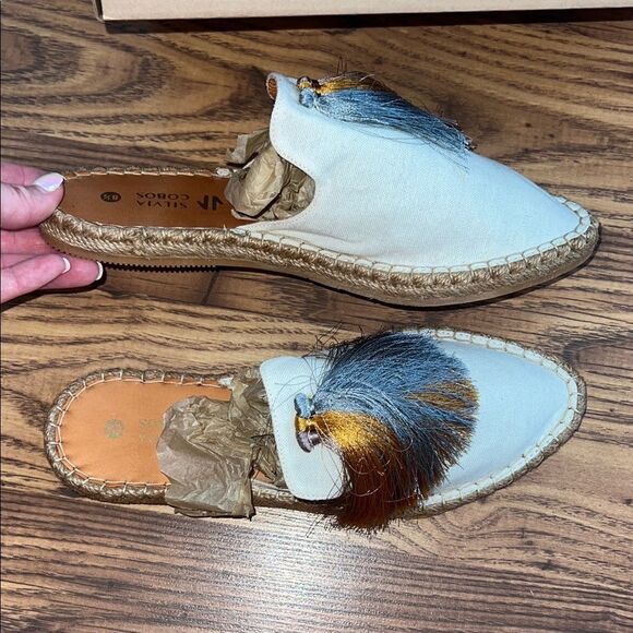 Stylish Cream Espadrille Mules with Feather Detail - Picture 1 of 2